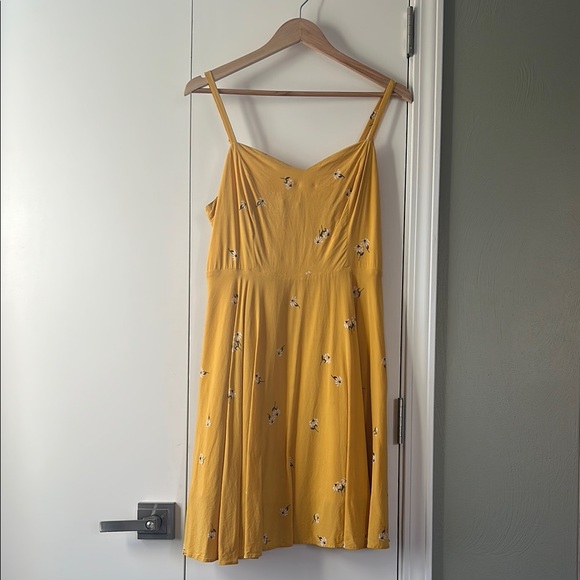 Old Navy Dresses & Skirts - Old Navy Yellow Floral Spaghetti-Strap Sundress
